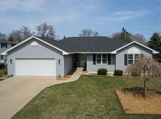 313 Vande Hei Rd, Green Bay, WI 54301