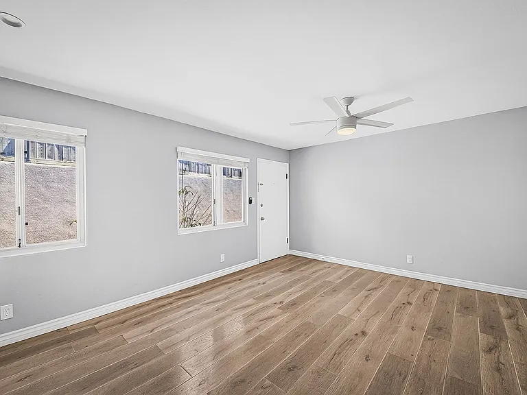 1024 Loma Avenue — Photo 30