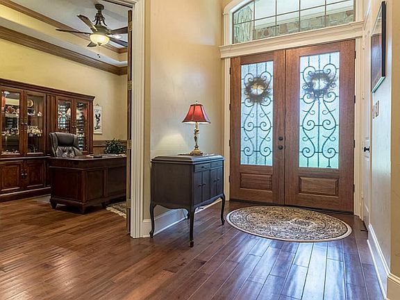 3rd image of 9827 Crestwater Cir