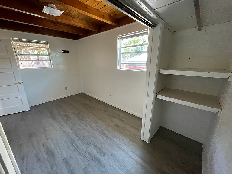 314 S Main Ave — Photo 16