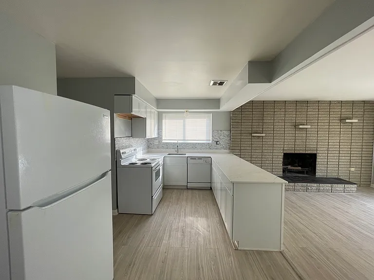 28439 Wexford Dr — Photo 13