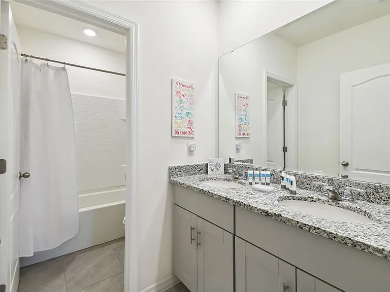 7704 Oakmoss Loop — Photo 24