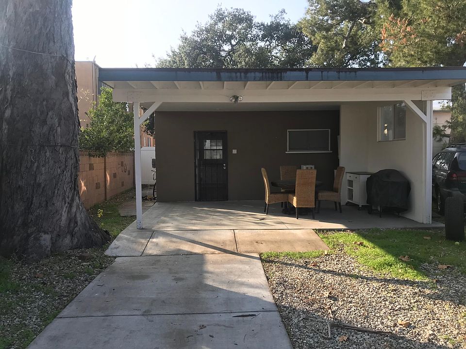 Guest House with Patio and parking