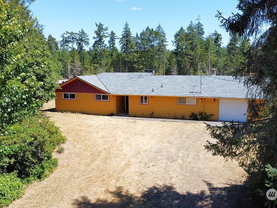 1st image of 221 E Woodland Drive