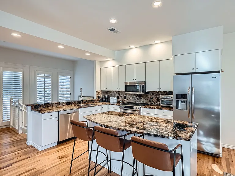 3642 E Ellsworth Ave — Photo 3