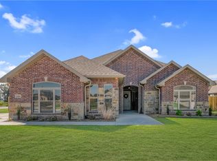 2401 Armstrong Ln, Pea Ridge, AR 72751