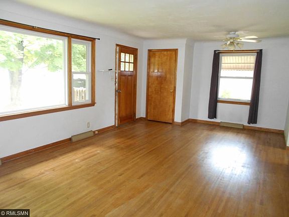 2nd image of 624 Aspen Ave