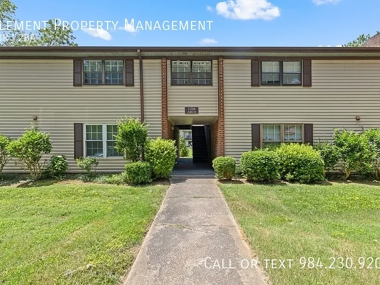 1208 Manassas Ct #A — Photo 2