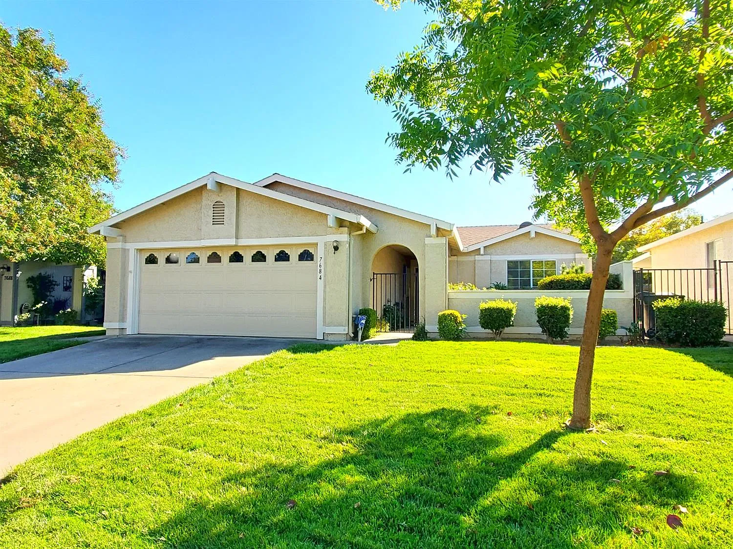 7684 Sunmore Ln photo 1
