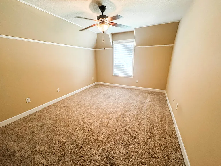 4435 Chestnut Hill Dr — Photo 12