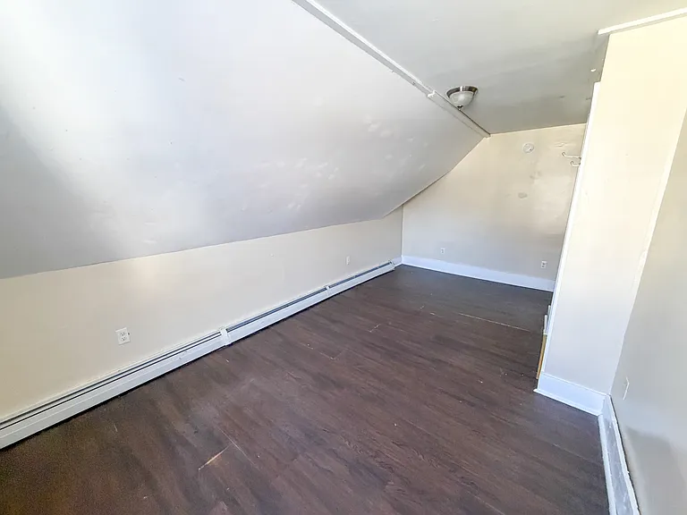 160 Brackett St — Photo 4