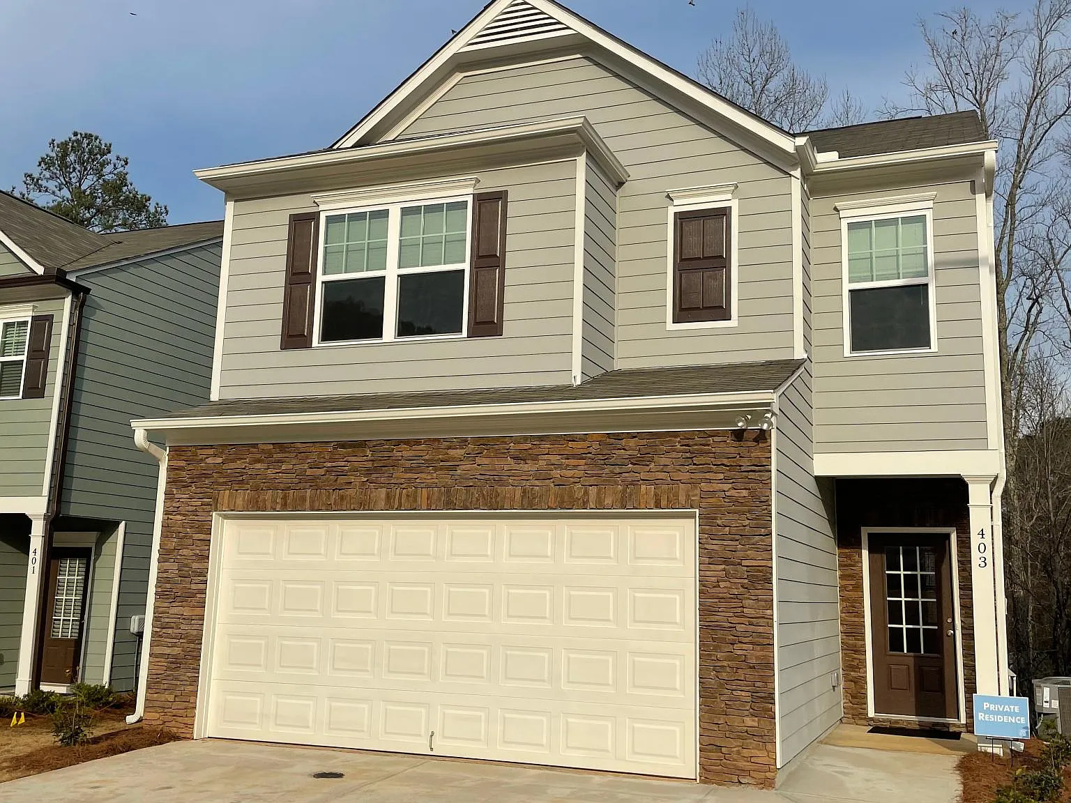 403 Colonial Walk — Photo 1