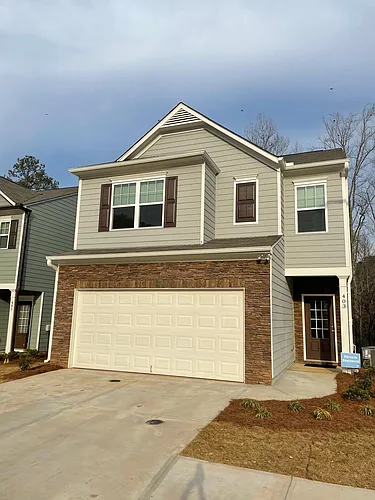 403 Colonial Walk Photo 1