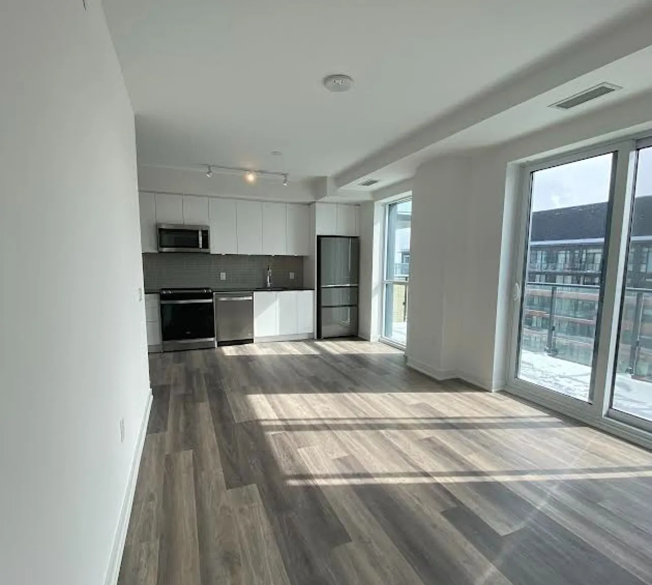 100 Eagle Rock Way — Photo 1