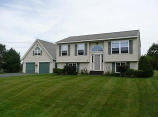 19 Brookdale Ln, Auburn, ME 04210