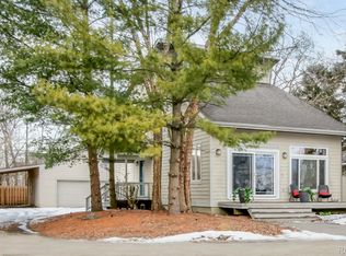 3206 Millwall Ave, Keego Harbor, MI 48320