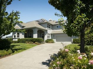 1467 Hawk Crest Dr, Santa Rosa, CA 95409