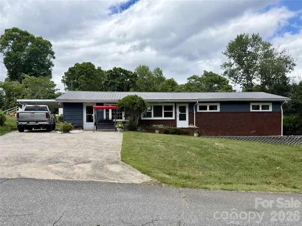 1928 Marigold Ln, Hudson, NC 28638