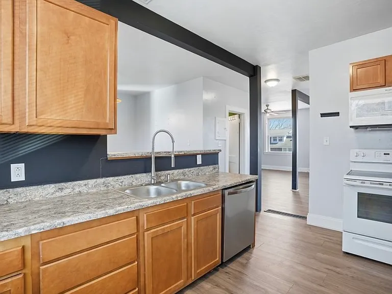 3250 Gaylord Ave #2 — Photo 15