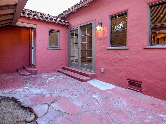 3rd image of 4121 W Toluca Lake Ave