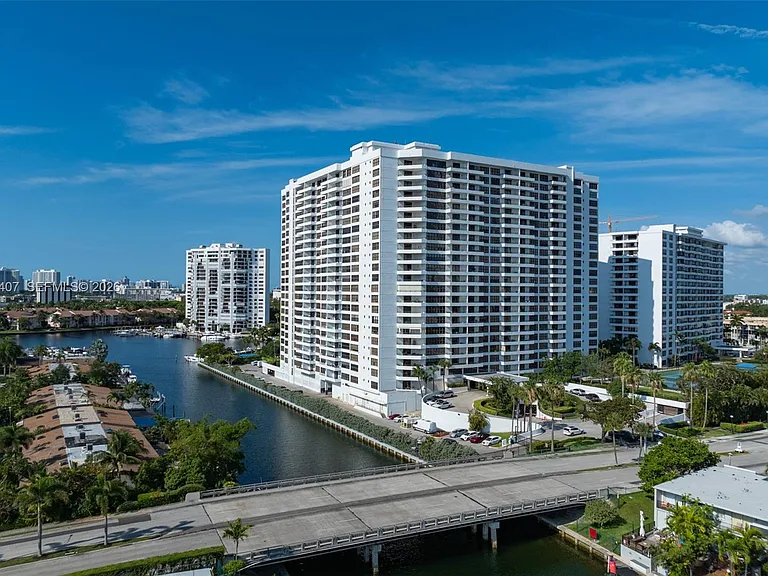 2500 Parkview Dr #2517 — Photo 8
