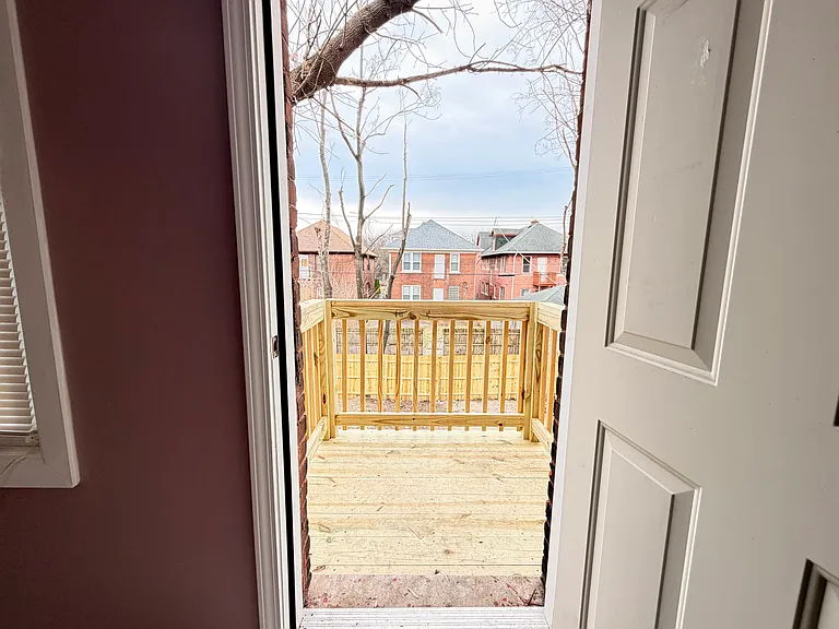 3259 Cortland St #2 — Photo 16
