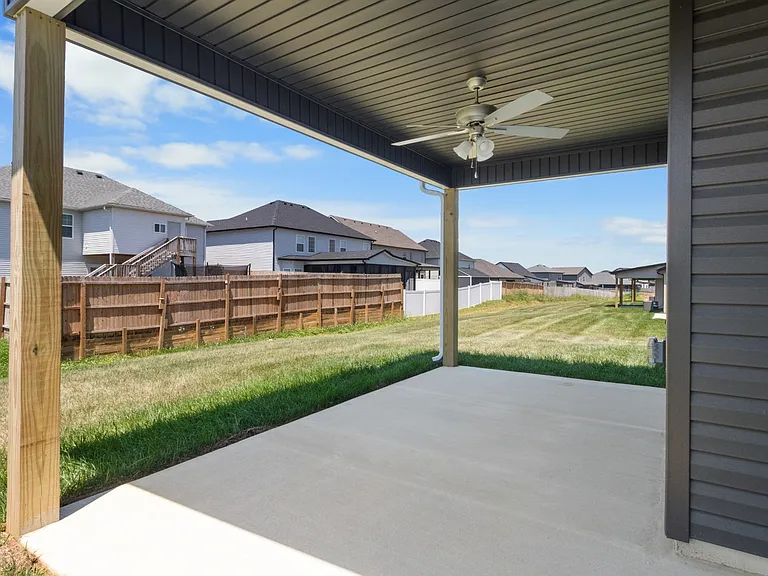 1402 Dan Brown Dr — Photo 31
