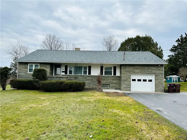 320 Winchester Dr, New Hartford, NY 13413