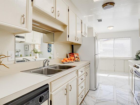 5th image of 2069 San Gabriel St