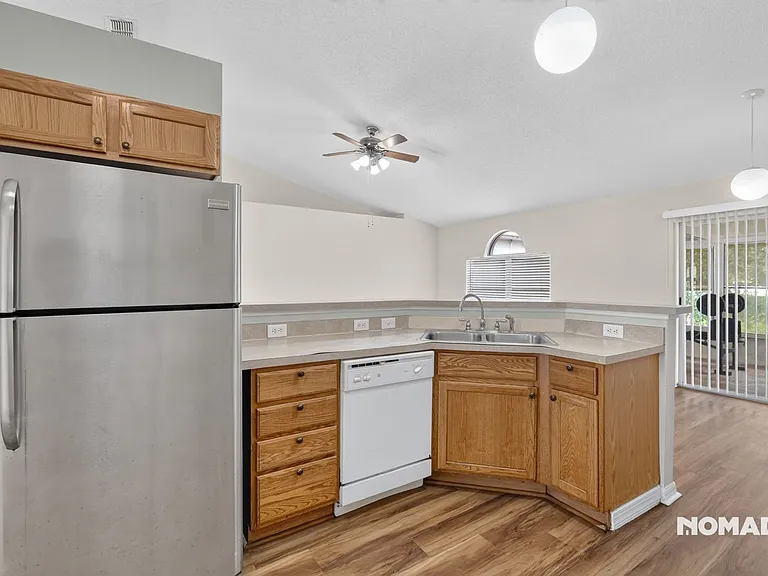 14169 Spring Hill Dr — Photo 12
