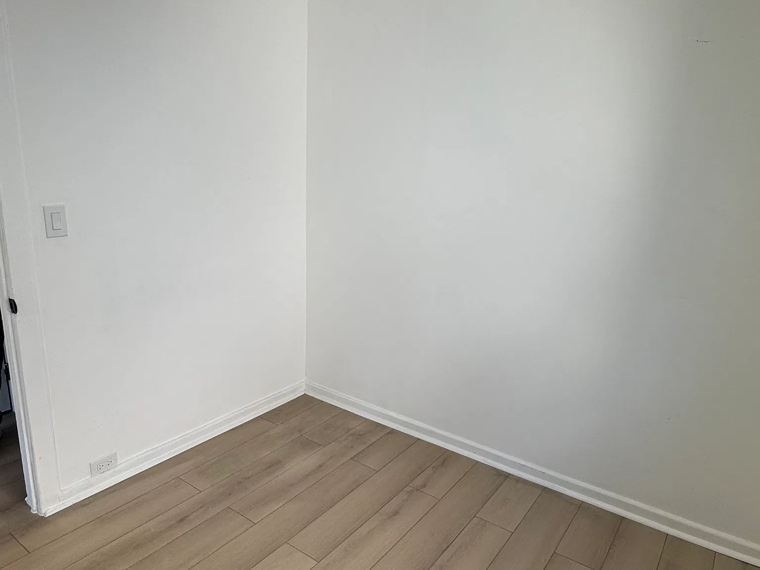 3 bed, 1.5 bath, $4,000 — Photo 2