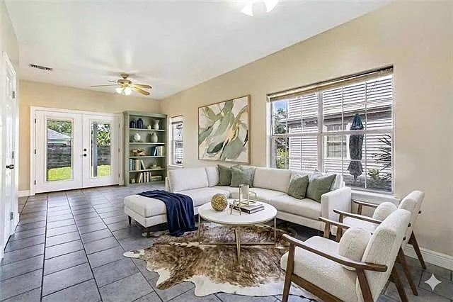 2 bed, 1.5 bath, 1200 sqft, $1,550 — Photo 2