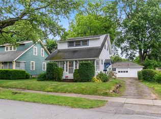 41 Adrian Rd, Rochester, NY 14622