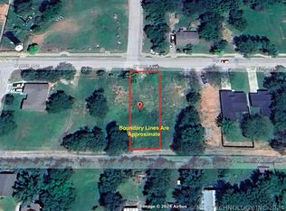 228 W 12th Ave, Bristow, OK 74010