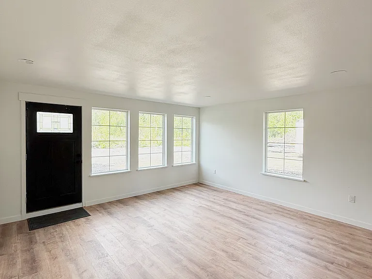 S Meadow Dr — Photo 12
