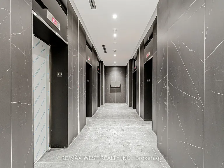 20 Edward St #403 — Photo 7