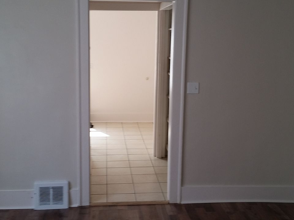 2nd image of 3516 W 105th St