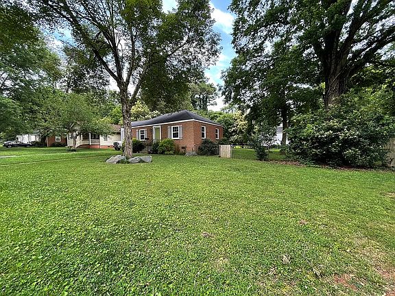 4th image of 1200 Leigh Ave