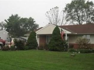 5558 Shawnee Dr, Bethlehem, PA 18017