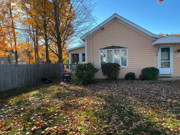 11 Heald St, Manchester, NH 03102
