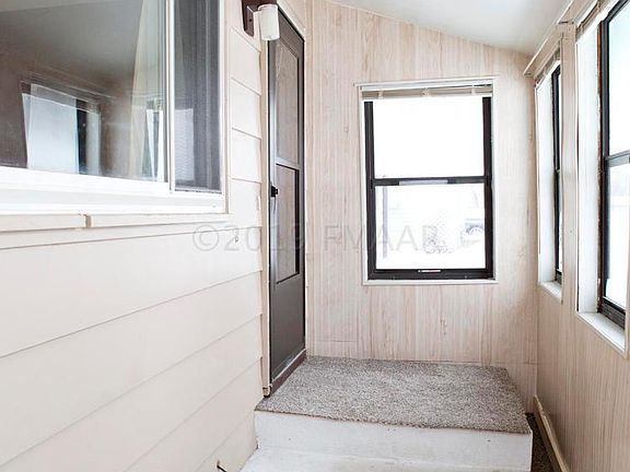 2nd image of 319 7th Ave E