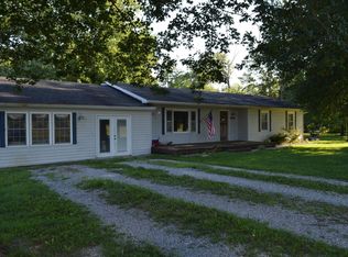1958 County Road 1020 N, Fairfield, IL 62837
