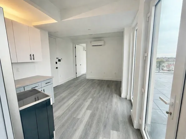 3321 Glenwood Road image 1 of 10