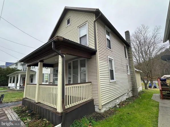 933 New St, Hopewell, PA 16650