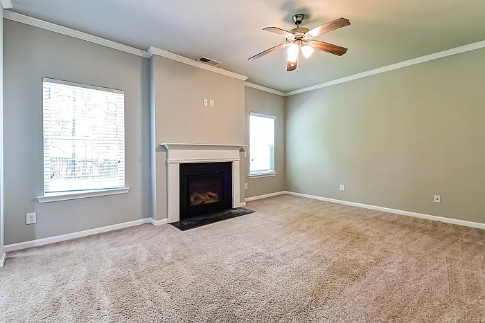 4 bed, 3.5 bath, 2330 sqft, $2,595 — Photo 2