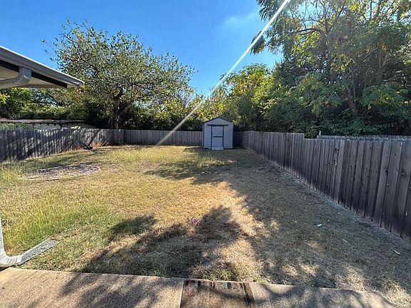 4th image of 3830 Kiest Knoll Dr