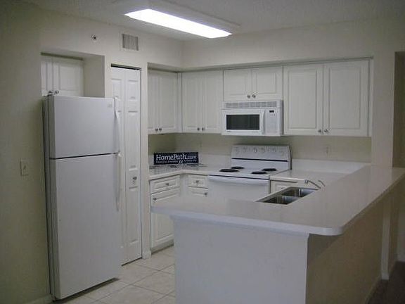 2nd image of 1195 Wildwood Lakes Blvd APT 101