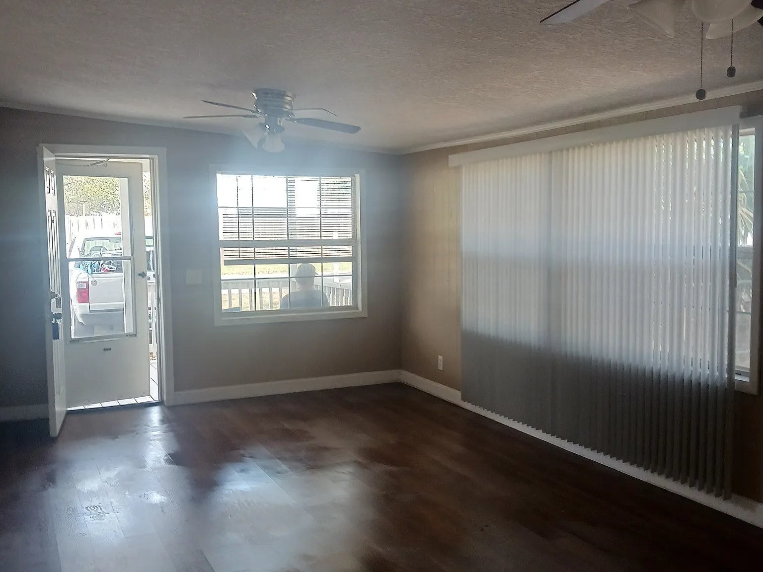 3 bed, 1100 sqft, $1,500 — Photo 2