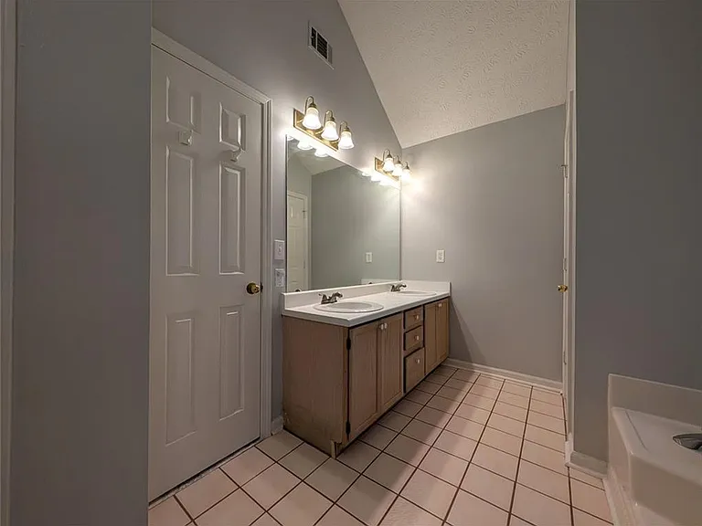 3004 Dogwood Ln — Photo 12