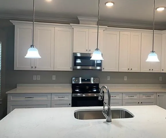 3 bed, 3.5 bath, 1900 sqft, $2,600 — Photo 2
